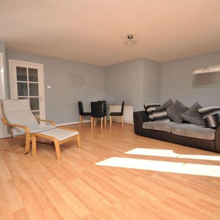 No 11 3 Bed Serviced Appartment Town Centre Girvan Exterior photo