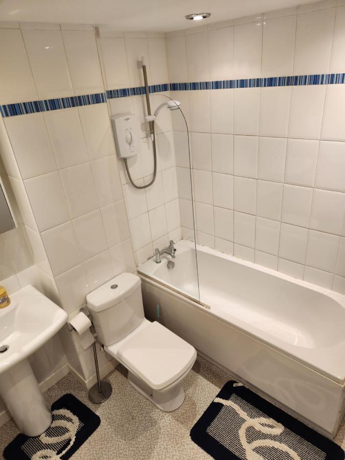 No 11 3 Bed Serviced Appartment Town Centre Girvan Exterior photo